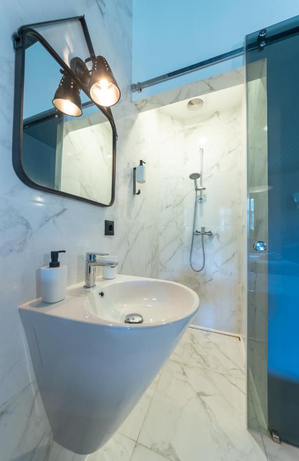 Apart Hotel On Zoloti Vorota 키예프 외부 사진